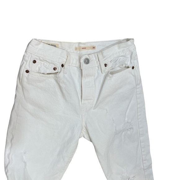 Levi's PREMIUM White Distressed Wedgie Icon Jeans – Size 26 - Picture 10 of 16
